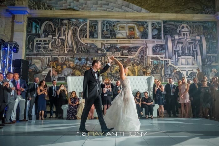 Wedding portraits outside the Detroit Institute of Arts