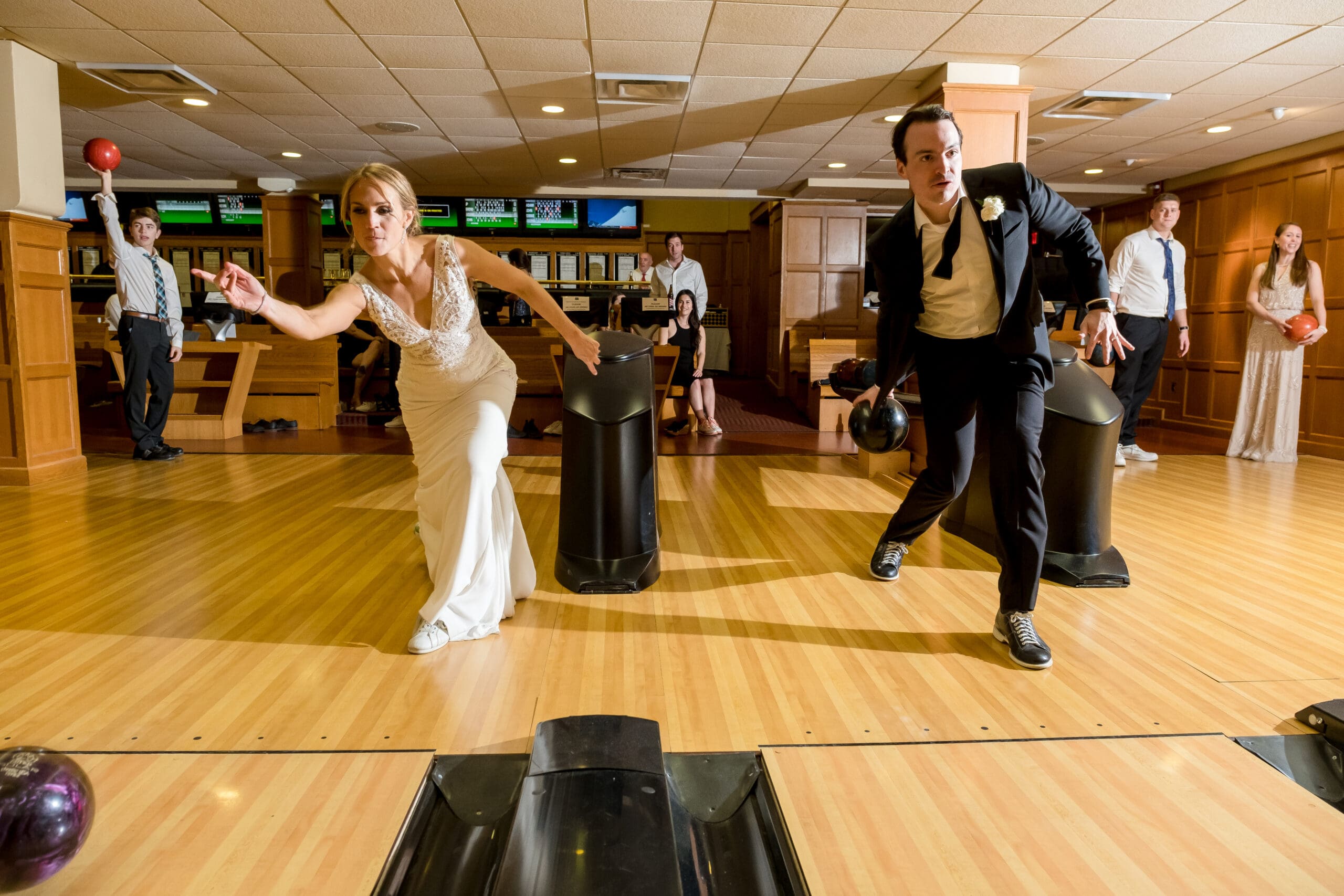 Authentic candid wedding photos without direction