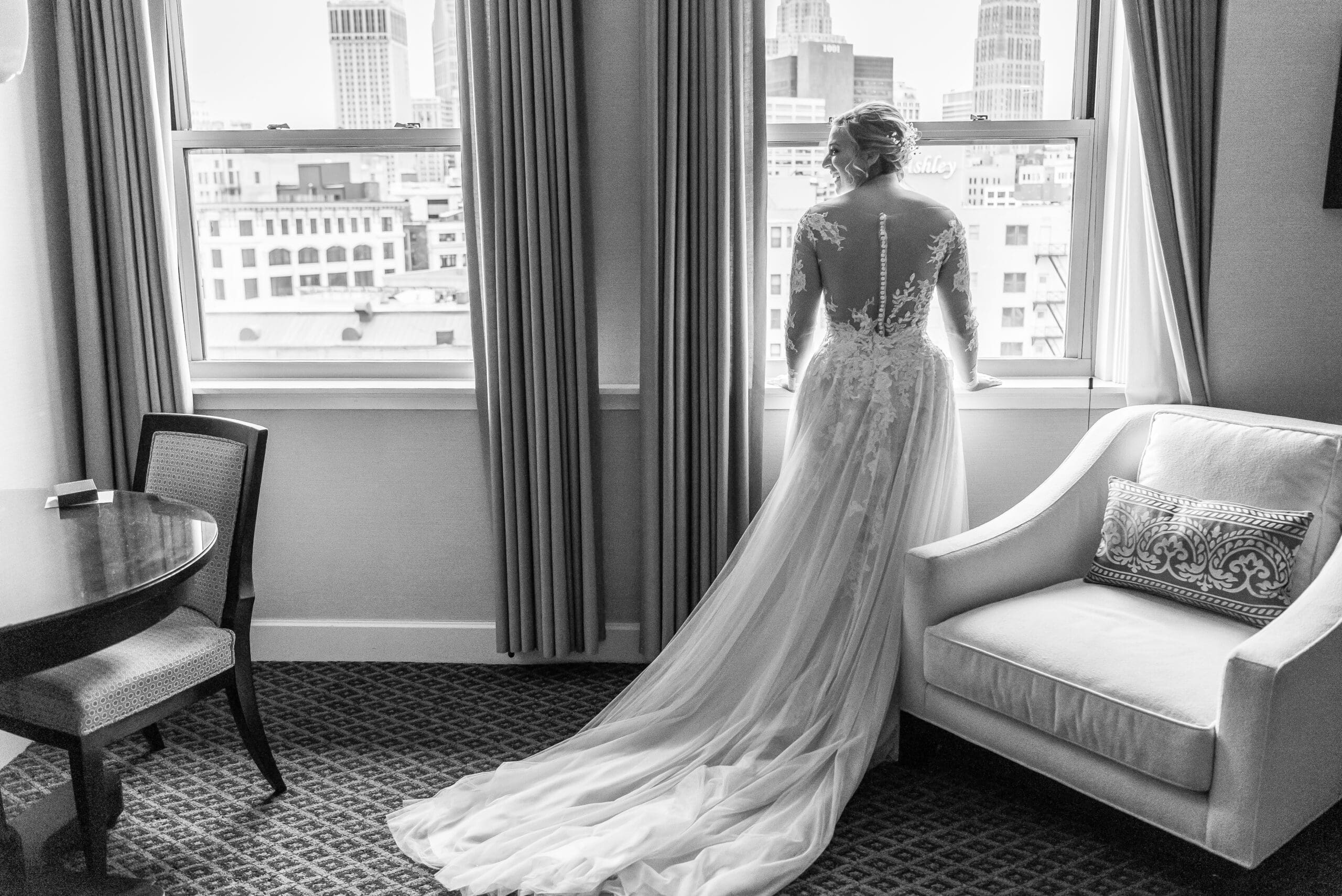 Documentary wedding photography with natural candid moments