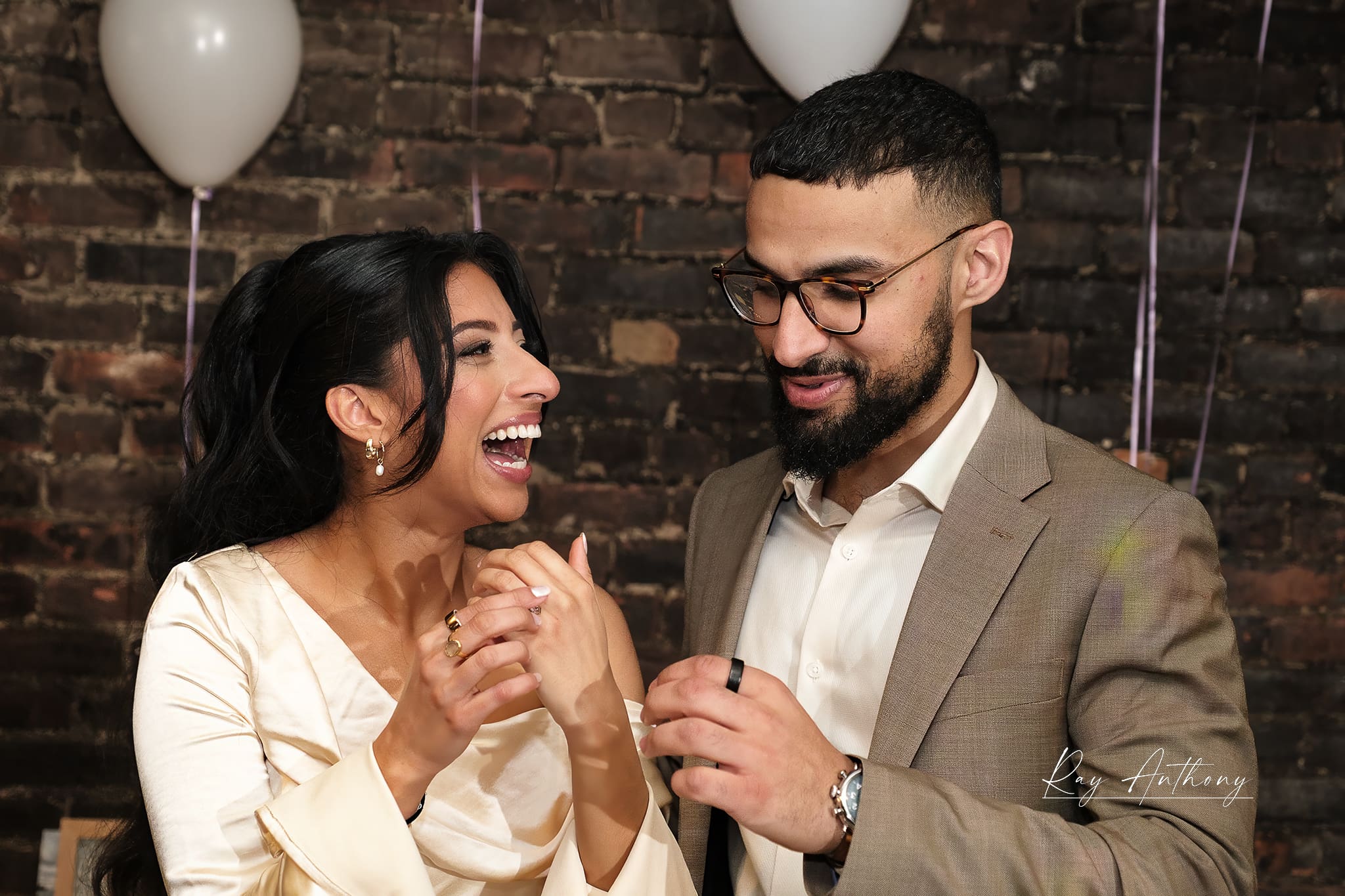 engagement portraits at Detroit Institute of Arts steps
